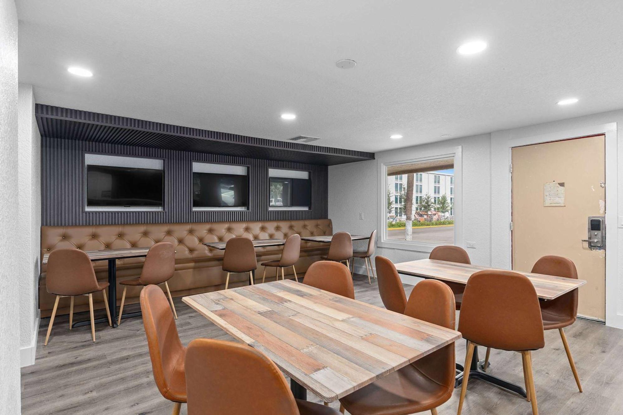 Hotel Super 8 By Wyndham Kissimmee-Orlando Four Corners Esterno foto
