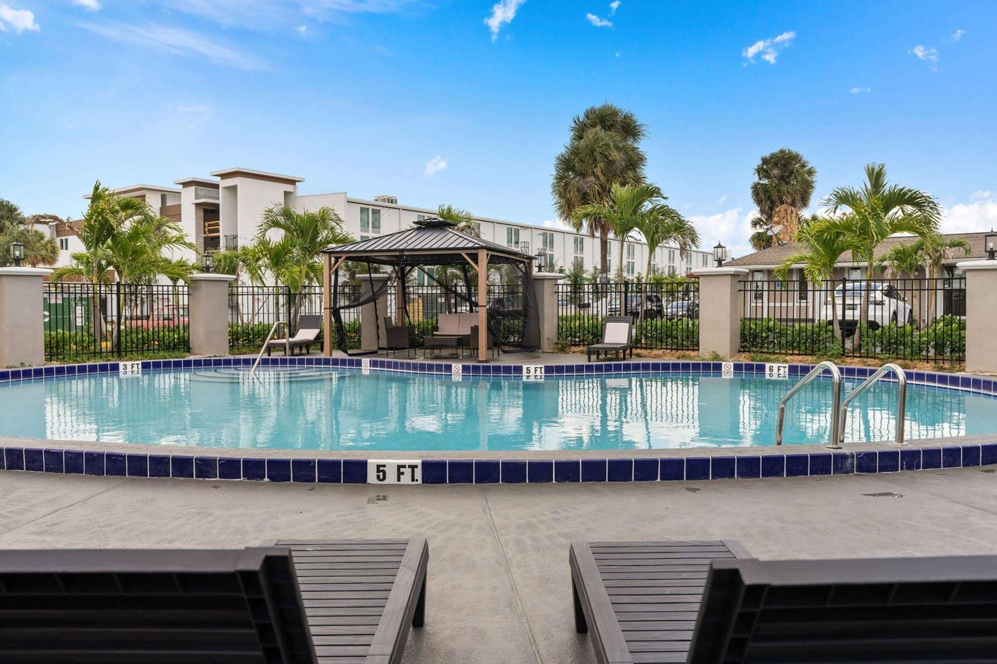Hotel Super 8 By Wyndham Kissimmee-Orlando Four Corners Esterno foto
