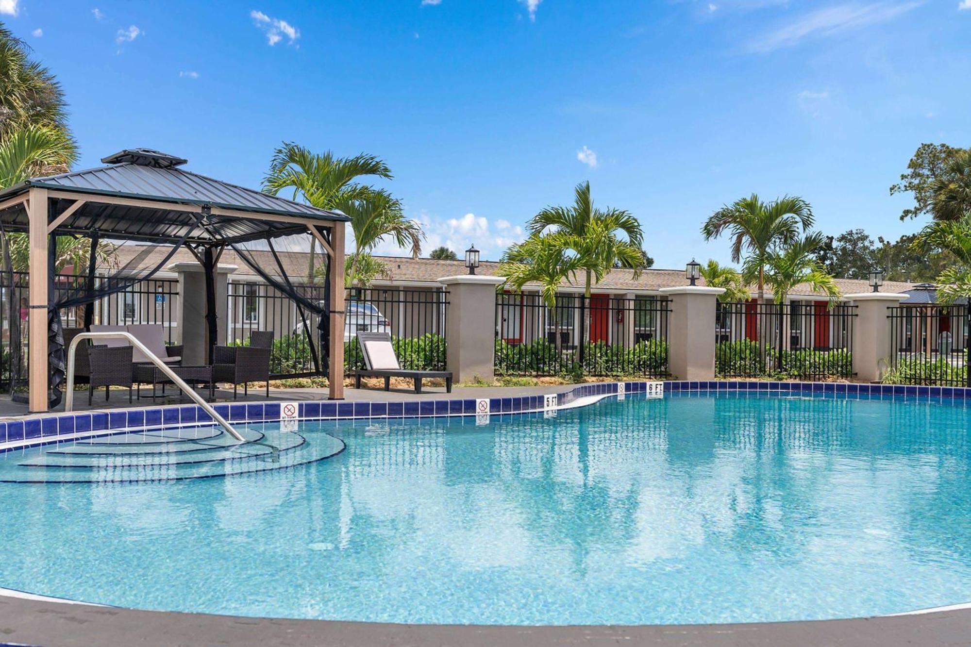 Hotel Super 8 By Wyndham Kissimmee-Orlando Four Corners Esterno foto